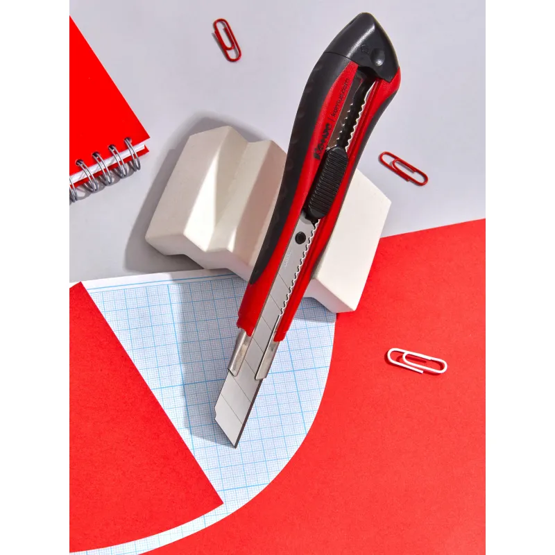 Нож канцелярский 18 мм КОМУС , с фиксатором, мет.направл.цв. в ассорт. - фото 11