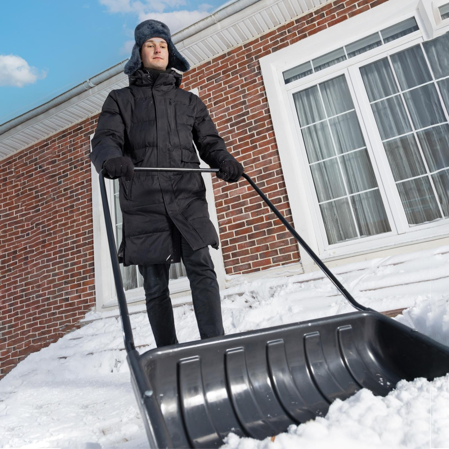 Движок для уборки снега пластик 690х470х1420мм стальн рукоят Сибртех 61642 - фото 10