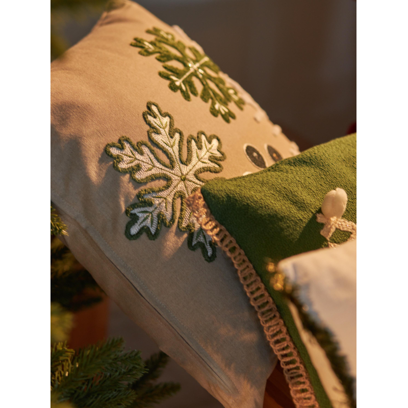 Подушка декоративная с вышивкой Snow flakes New Year Essential, 45х45 см - фото 6