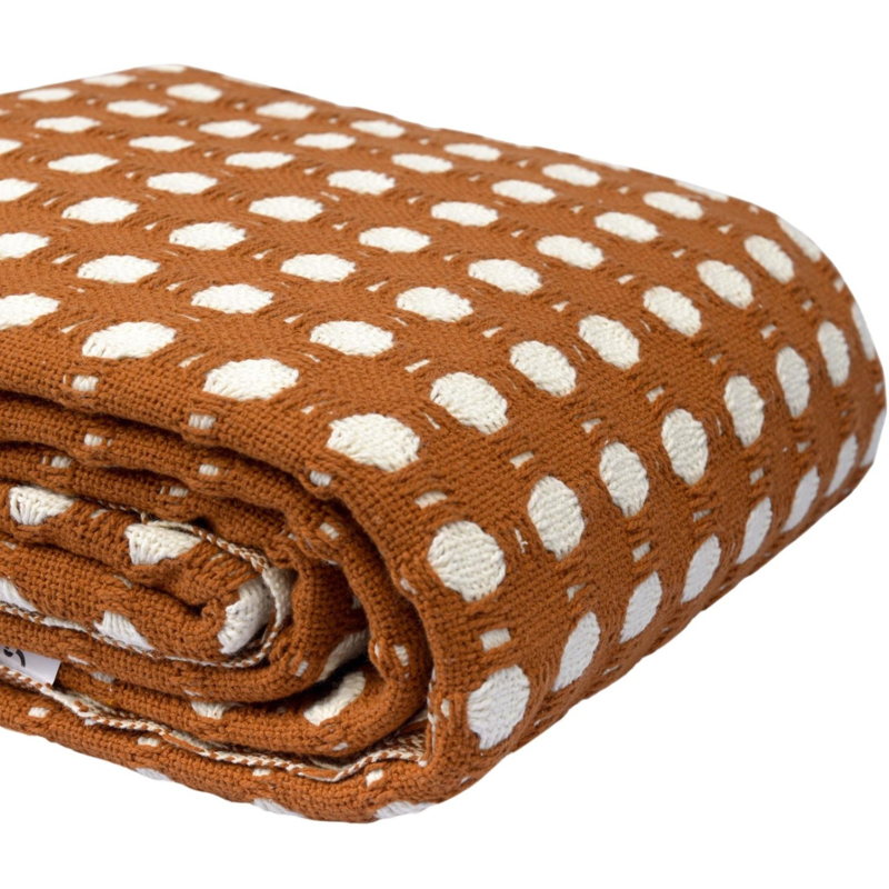 Покрывало из хлопка Polka dots карамельного цвета Essential, 180х250 см - фото 4