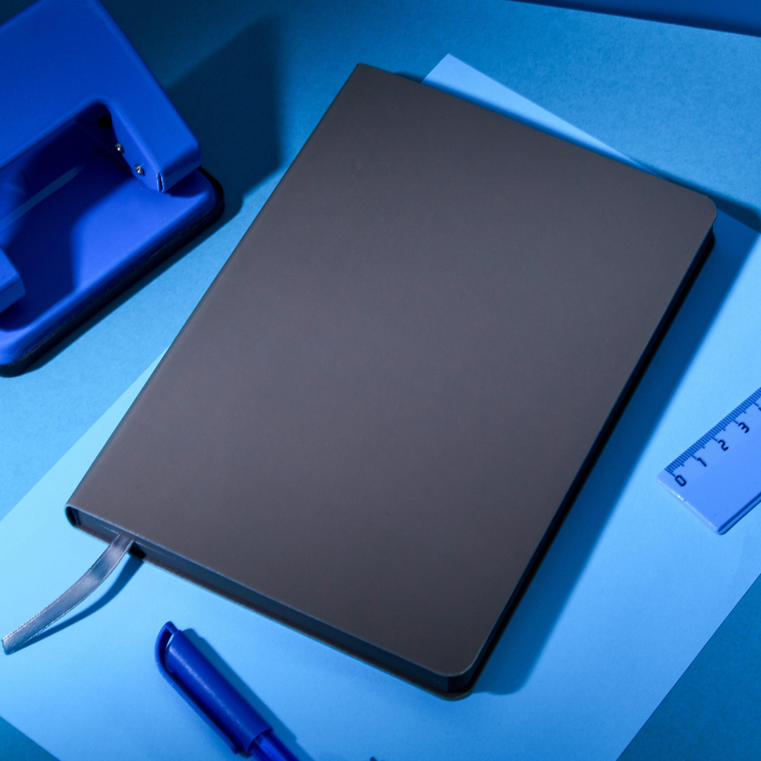 Ежедневник недатированный ATTACHE Soft touch А5, 140х200мм, 136л, серый - фото 18