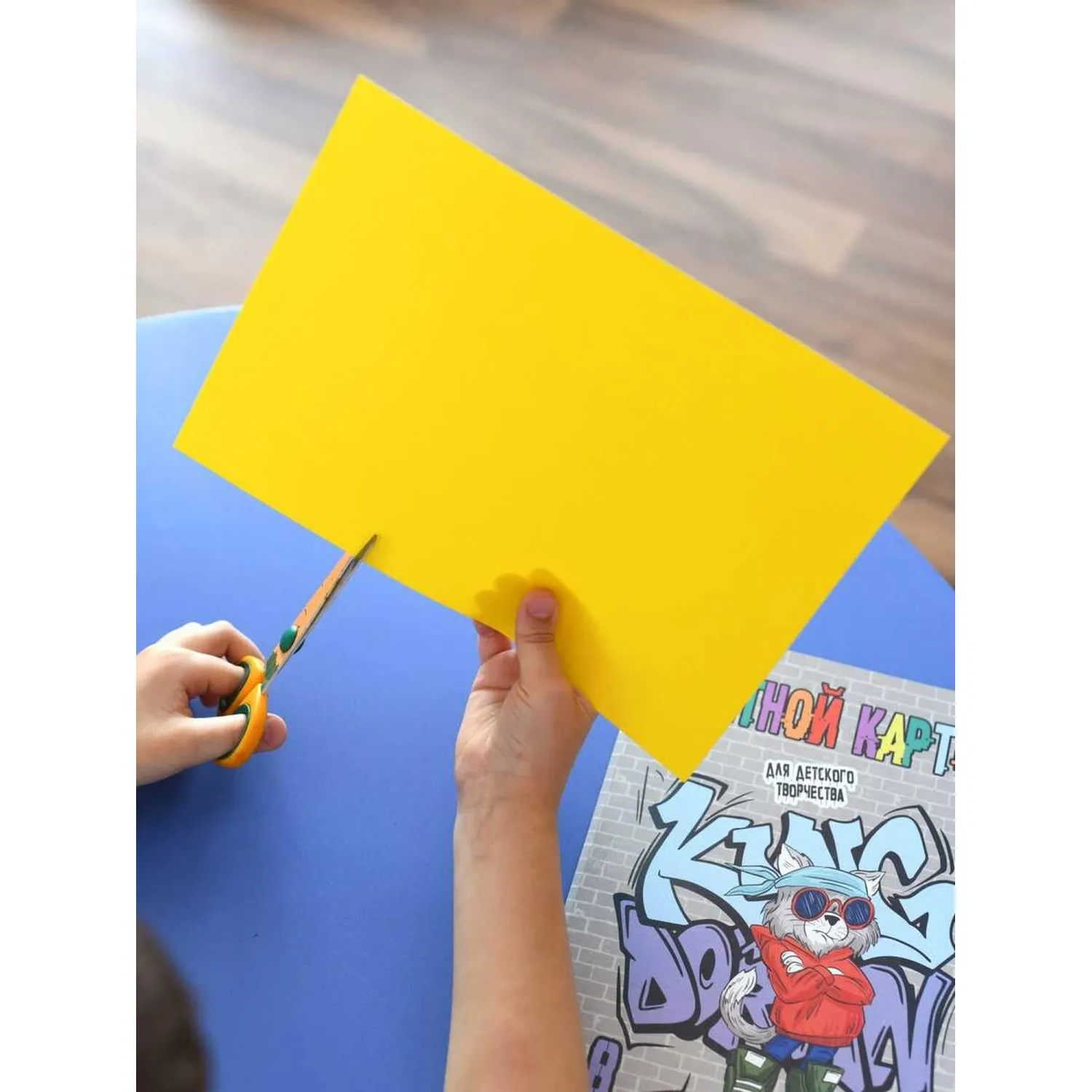 Картон цветной ХУДОЖНИК А4,8л,мел.картон с белым оборотом,200 г/м2 60410 - фото 3