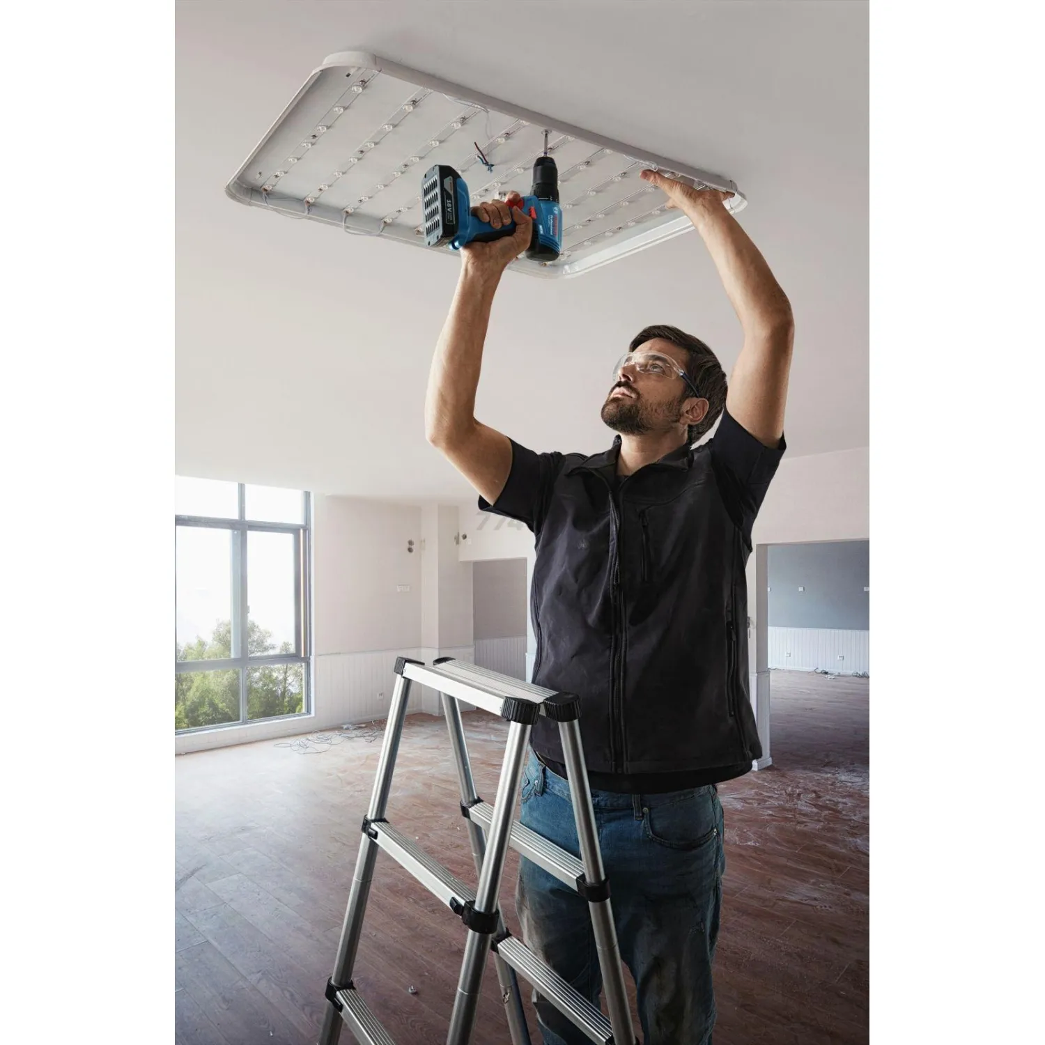 Дрель-шуруповерт аккумуляторная Bosch GSR 185-LI 06019K3000 - фото 3
