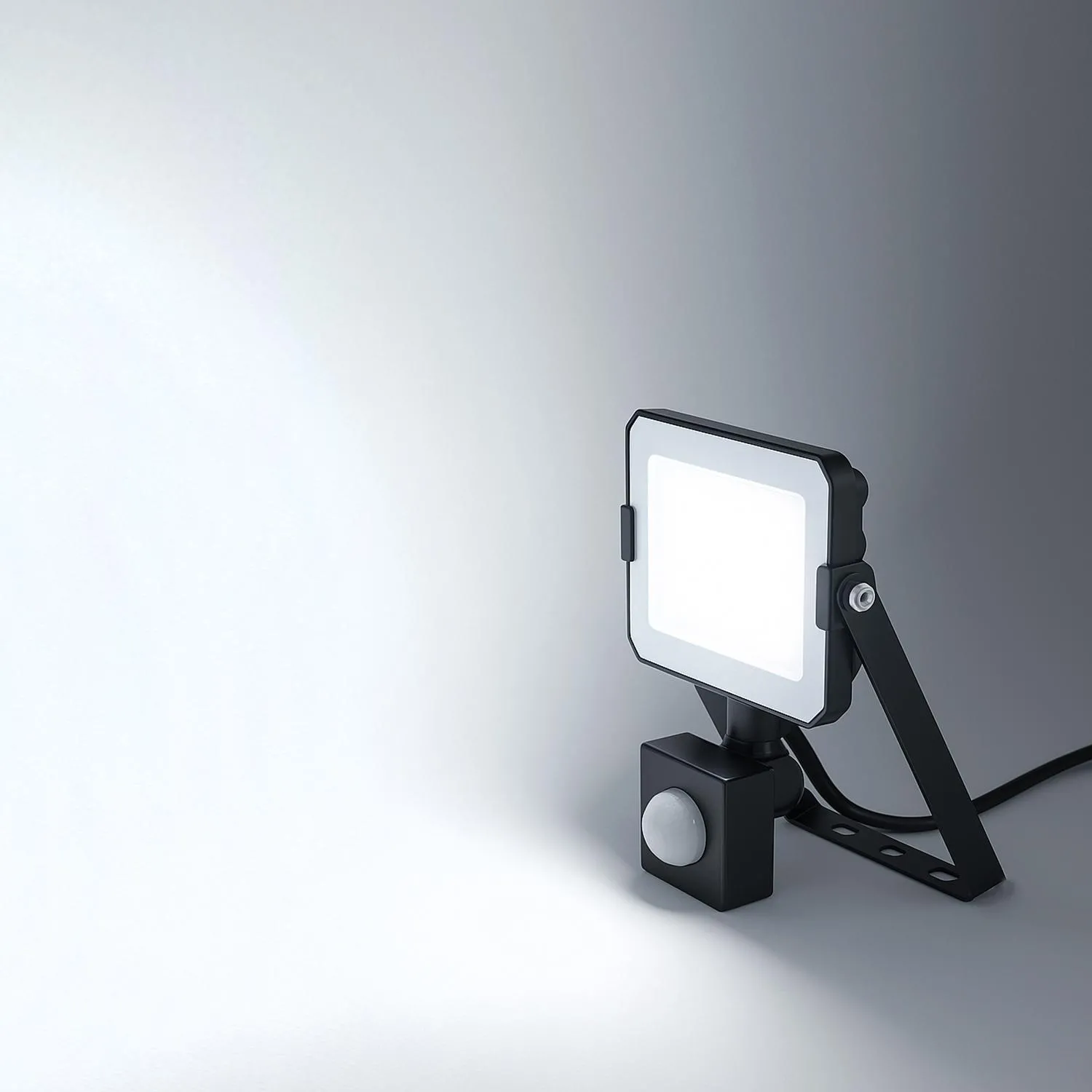 Прожектор светодиодный с cенсором  20 Вт 6500K холод св OSRAM - фото 6