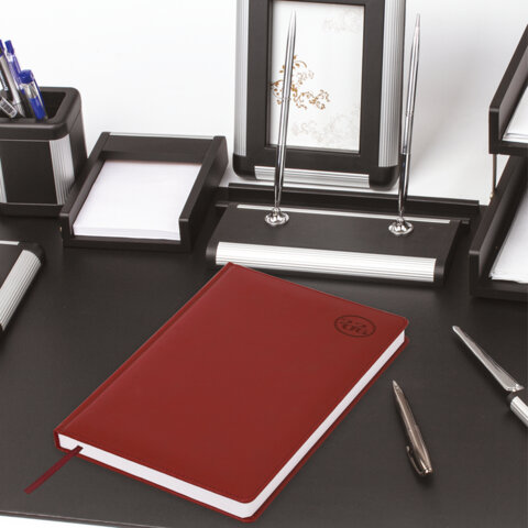 Ежедневник датированный 2026 БОЛЬШОЙ ФОРМАТ 210х297 мм, А4, BRAUBERG "Favorite", под кожу, бордо, 117240 - фото 5