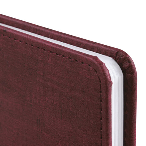 Еженедельник датированный 2026 МАЛЫЙ ФОРМАТ 95х155 мм, А6, BRAUBERG "Wood", под кожу, бордо, 117196 - фото 4