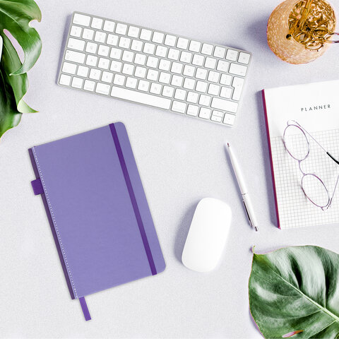 Блокнот А5 135x212 мм BRAUBERG "Edge", под кожу, резинка, держатель, 80 л., клетка, сиреневый, 117150 - фото 7