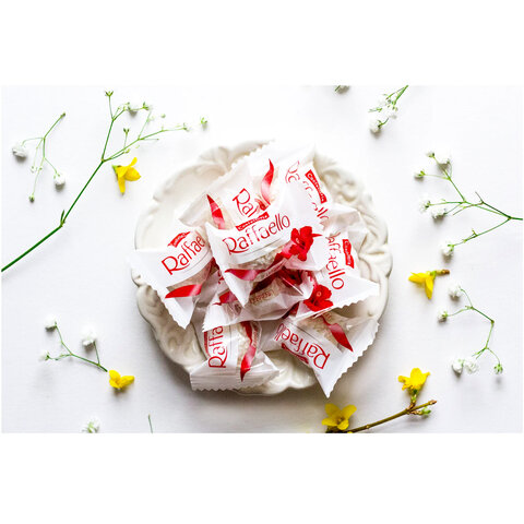 Конфеты RAFFAELLO с цельным миндальным орехом в кокосовой стружке, 90 г, 9020000000310 - фото 6