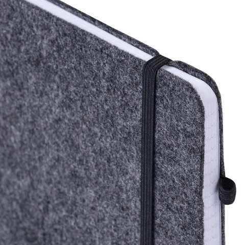 Блокнот А5 138x213 мм BRAUBERG "Voylok", войлок, резинка, держатель, 80 л., клетка, черный, 117134 - фото 3