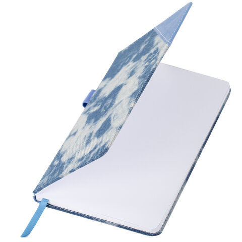 Блокнот А5 135x210 мм BRAUBERG "Denim", ткань/экокожа, резинка, держатель, 80 л., клетка, голубой, 117138 - фото 4