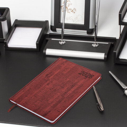 Еженедельник датированный 2026 БОЛЬШОЙ ФОРМАТ 210х297 мм, А4 BRAUBERG "Wood", под кожу, бордо, 117159 - фото 5