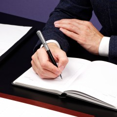 Ручка шариковая Delucci "Intrigo" синяя, 1,0мм, корпус серебро/черный, поворотн., подарочная упаковка Ручка шариковая Delucci "Intrigo" синяя, 1,0мм, корпус серебро/черный, поворотн., подарочная упаковка - фото 6