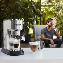 Кофеварка рожковая DELONGHI Dedica EC685.M, 1350 Вт, объем 1,1 л, ручной капучинатор, металлик Кофеварка рожковая DELONGHI Dedica EC685.M, 1350 Вт, объем 1,1 л, ручной капучинатор, металлик - фото 17