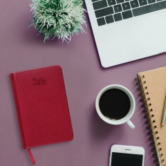 Ежедневник датированный 2026, МАЛЫЙ ФОРМАТ 100х150 мм, А6, BRAUBERG "Rainbow", под кожу, красный, 117256 - фото 4