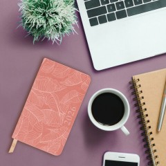 Еженедельник датированный 2026 МАЛЫЙ ФОРМАТ 95х155 мм, А6, BRAUBERG "Foliage", под кожу, розовый, 117199 - фото 5