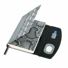 Ежедневник недатированный А5 155х213 мм BRAUBERG "Wild", под кожу, магнит, 160 л., SNAKE, серый, 116234 Ежедневник недатированный А5 155х213 мм BRAUBERG "Wild", под кожу, магнит, 160 л., SNAKE, серый, 116234 - фото 3