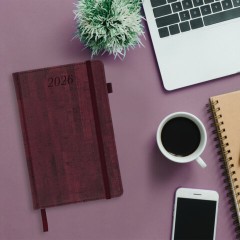 Ежедневник датированный 2026 А5 138x213 мм, BRAUBERG "Wood", под кожу, держатель для ручки, бордо, 117107 - фото 4