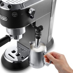 Кофеварка рожковая DELONGHI Dedica EC685.BK, 1350 Вт, объем 1,1 л, ручной капучинатор, черная Кофеварка рожковая DELONGHI Dedica EC685.BK, 1350 Вт, объем 1,1 л, ручной капучинатор, черная - фото 10